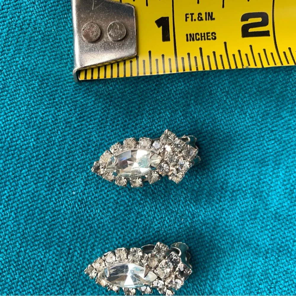 VINTAGE Rhinestone Earrings - Picture 3 of 4